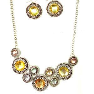 Premier Designs necklace and matching earrings